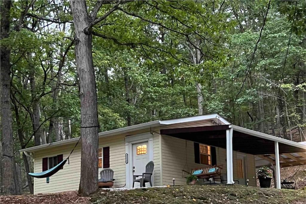 Cozy Cabin, Minutes From Lost River State Park Mathias Exterior photo
